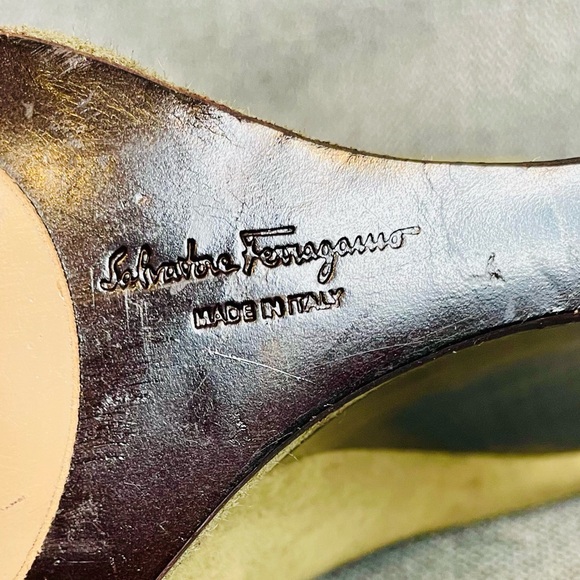 Salvatore Ferragamo Olive Green Suede Curved Stacked Wedge Heels - Ultra Rare! - Picture 7 of 9